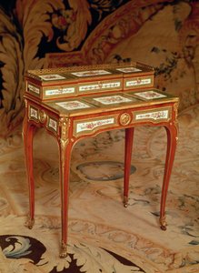 Vrouwenschrijftafel met panelen van Sevres porselein, 1766